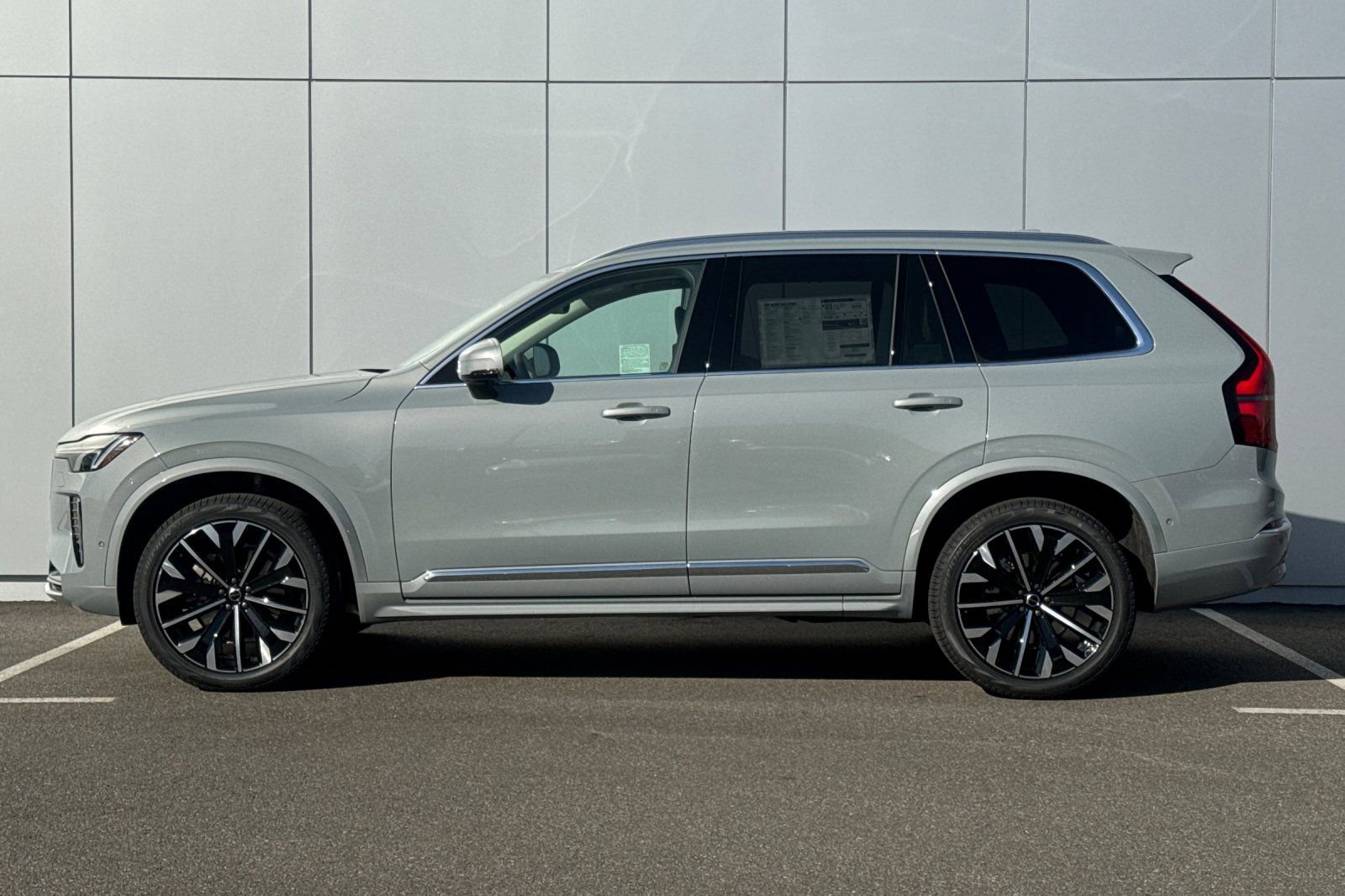 New 2026 Volvo XC90 B6 Ultra w/ Protection Package AWD/4WD image 2