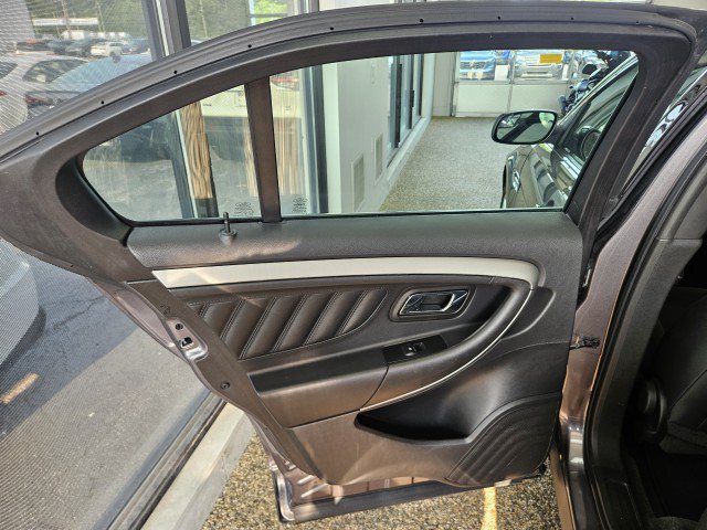 Used 2014 Ford Taurus SEL w/ Equipment Group 201A FWD image 16