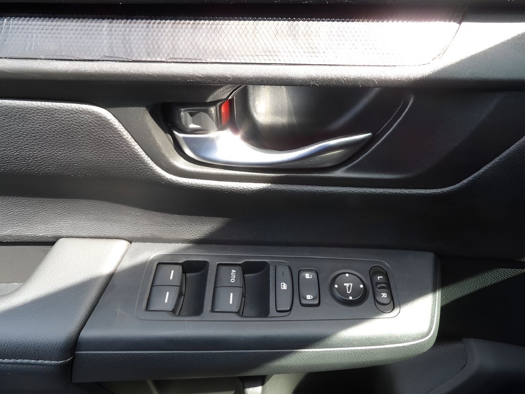 Used 2025 Honda CR-V LX image 18