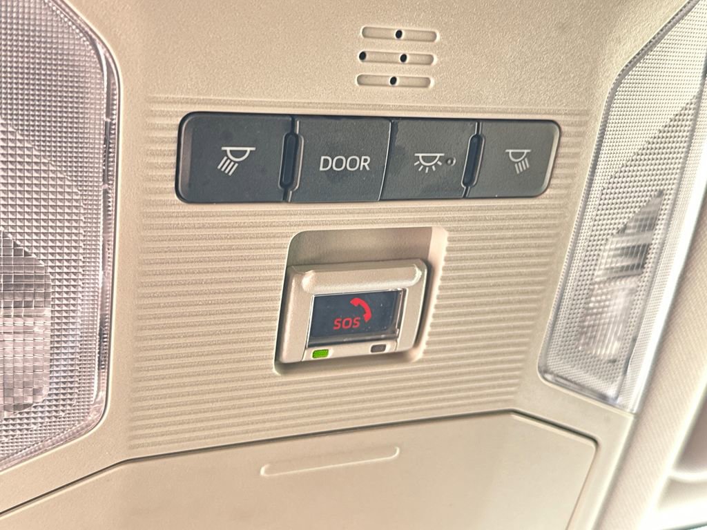 Used 2024 Toyota RAV4 LE AWD/4WD image 27