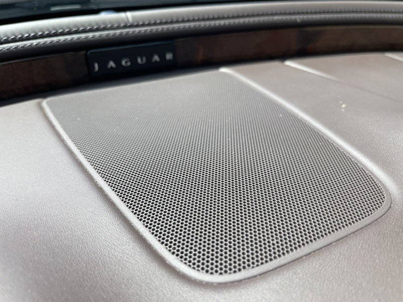 Used 2012 Jaguar XJ image 36