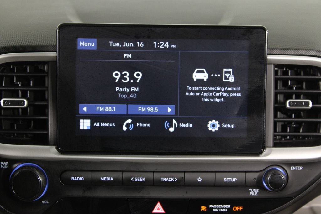 Certified 2024 Hyundai Venue SEL FWD image 8
