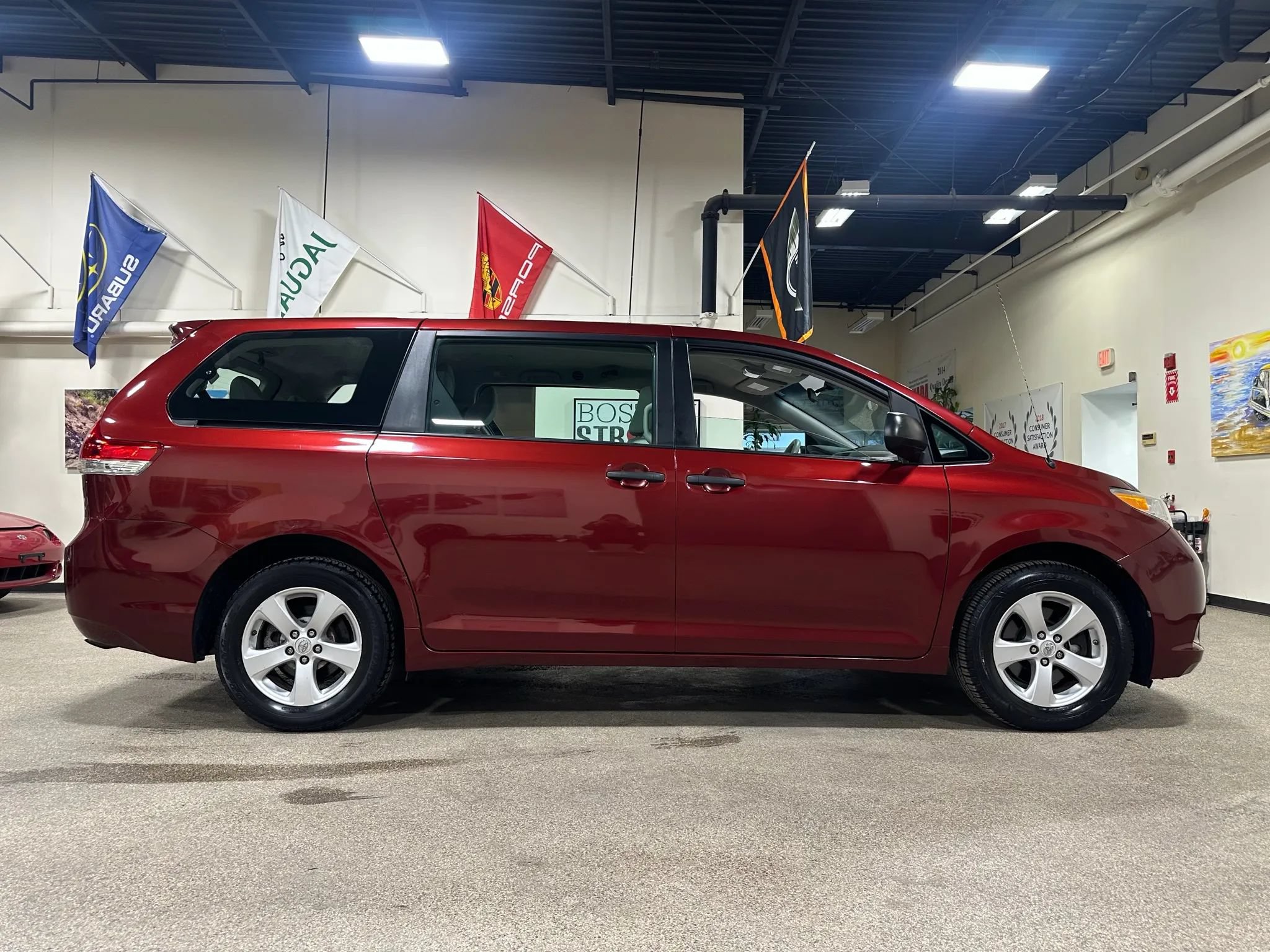 Used 2012 Toyota Sienna FWD image 8
