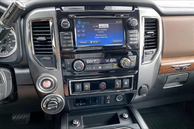 Used 2017 Nissan Titan Platinum Reserve AWD/4WD image 31