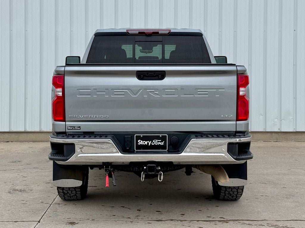 Used 2024 Chevrolet Silverado 2500 LTZ w/ LTZ Premium Package AWD/4WD image 5
