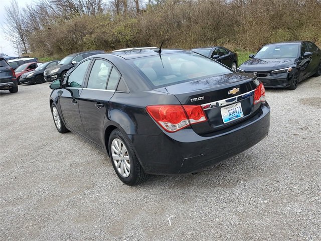 Used 2011 Chevrolet Cruze LS image 6