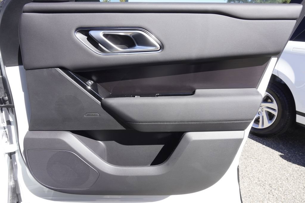 New 2026 Land Rover Range Rover Velar Dynamic SE image 21