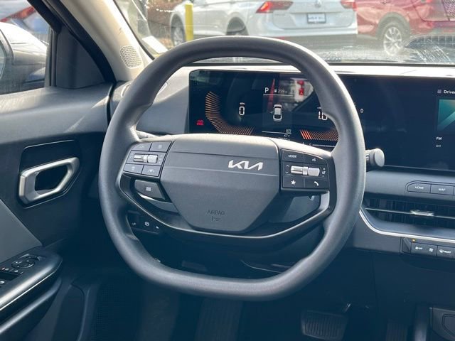 Used 2025 Kia K4 LXS image 16