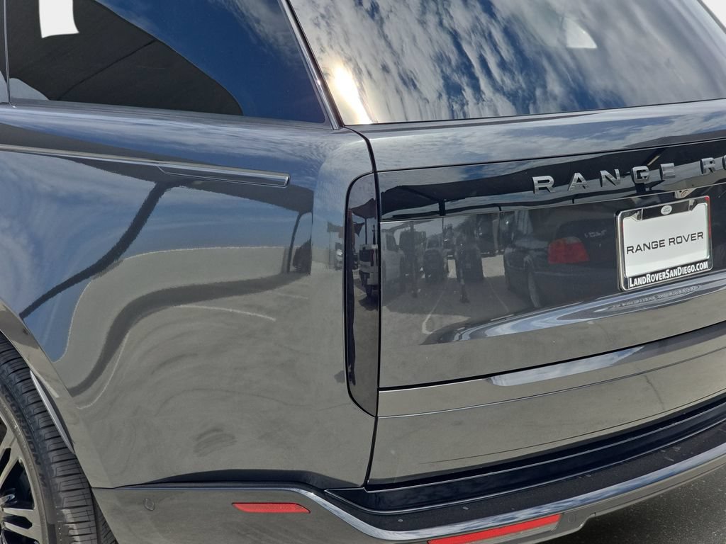 New 2026 Land Rover Range Rover Long Wheelbase SE AWD/4WD image 37