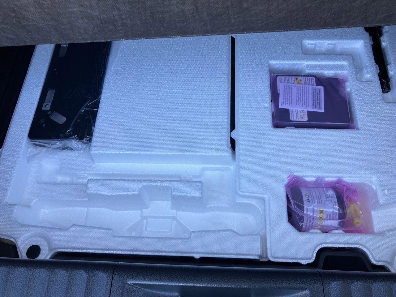 Certified 2025 Toyota Prius LE image 27