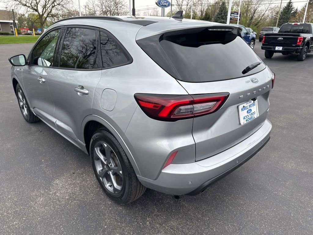 Used 2024 Ford Escape ST-Line w/ Tech Pack #1 AWD/4WD image 5
