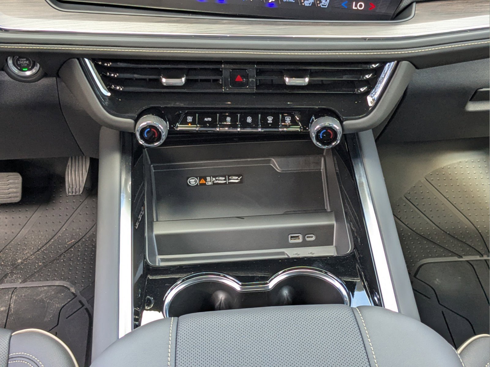 New 2025 Chevrolet Suburban Premier image 18