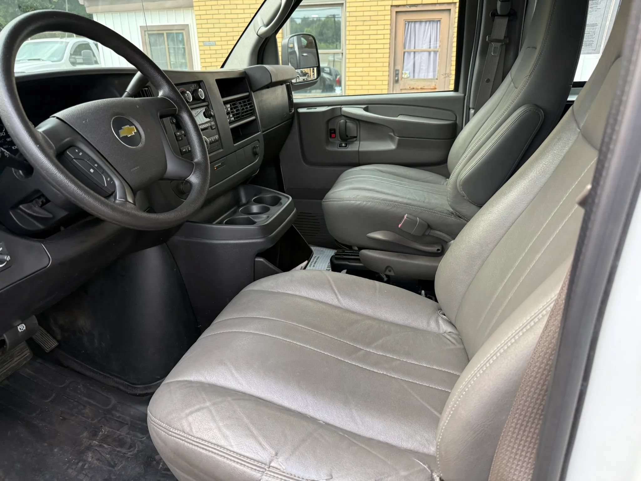 Used 2012 Chevrolet Express 1500 AWD image 11
