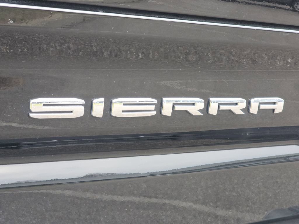 Used 2022 GMC Sierra 1500 AT4X image 18