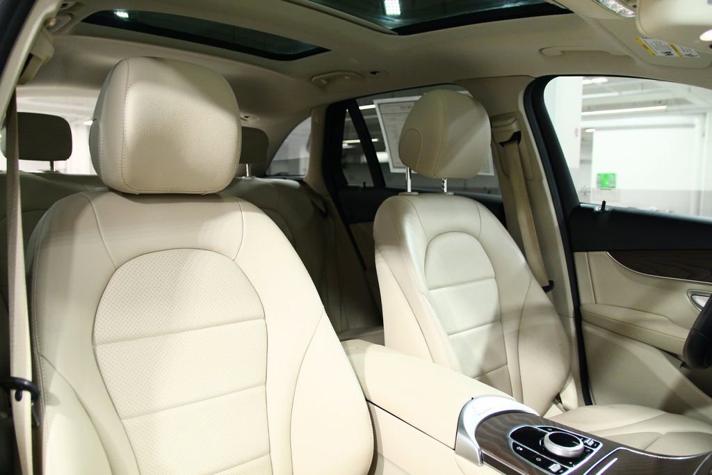 Used 2019 Mercedes-Benz GLC 300 4MATIC image 25