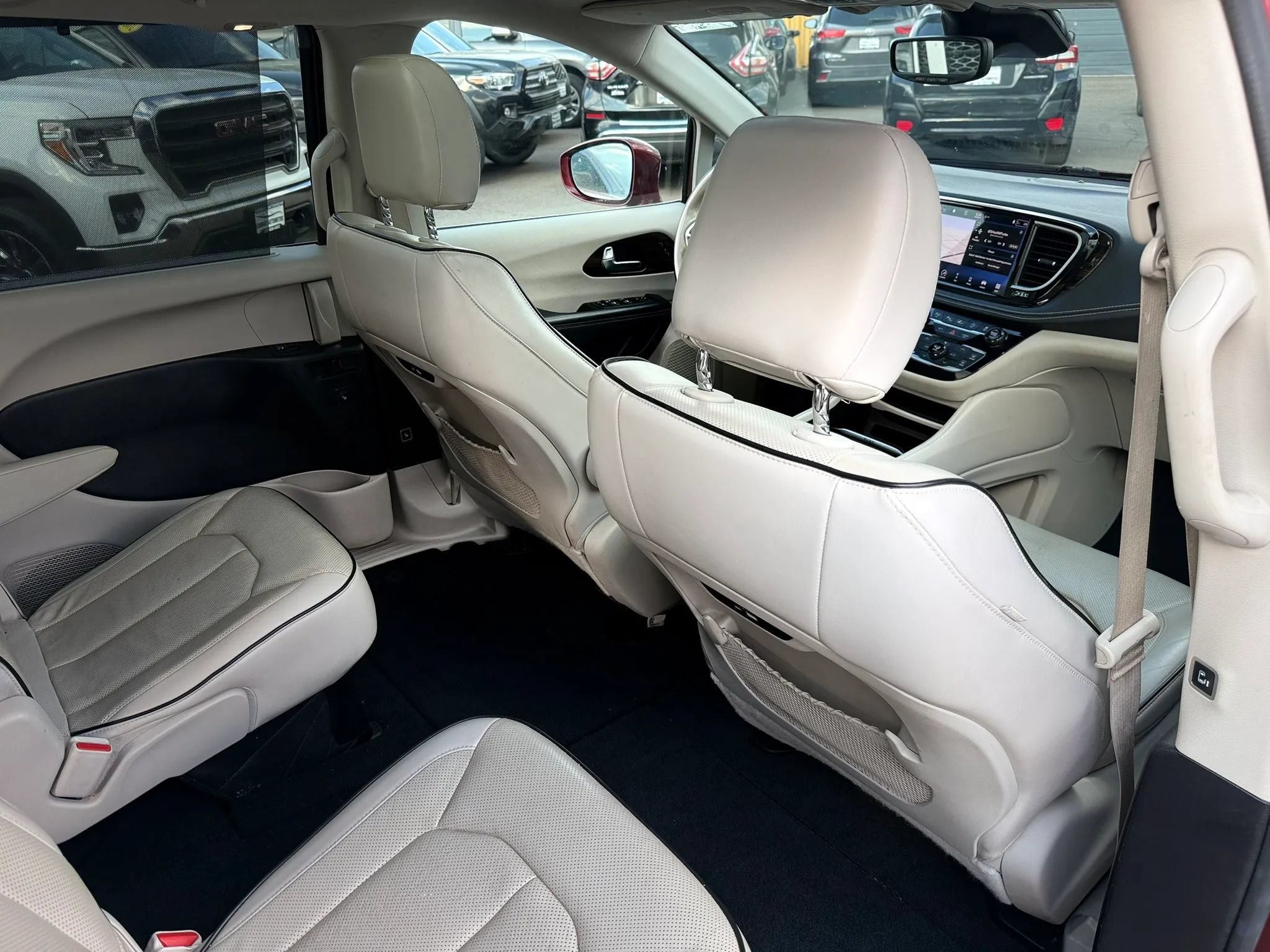 Used 2021 Chrysler Pacifica Limited w/ Premium & Safety Sphere Group AWD/4WD image 17