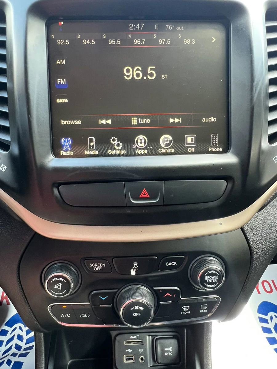 Used 2017 Jeep Cherokee Latitude image 16