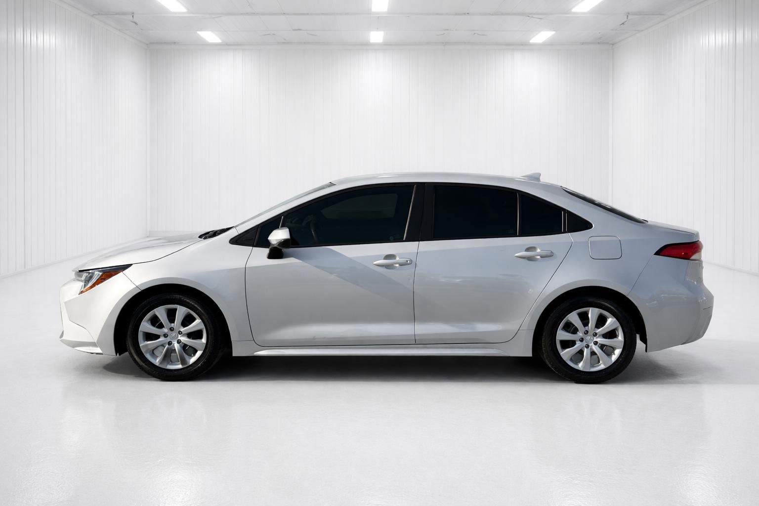 Used 2022 Toyota Corolla LE FWD image 8