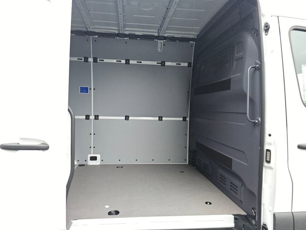 New 2025 Mercedes-Benz Sprinter 2500 image 17