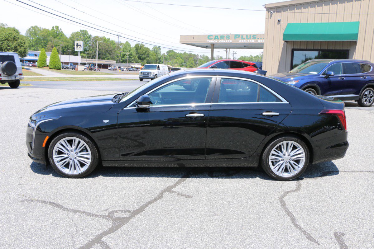 Used 2026 Cadillac CT4 Premium Luxury RWD image 2
