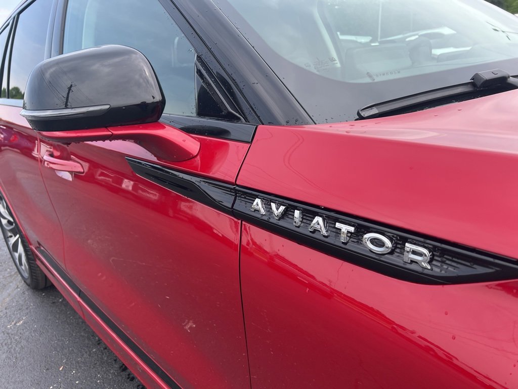 New 2025 Lincoln Aviator AWD w/ Jet Appearance Package image 5