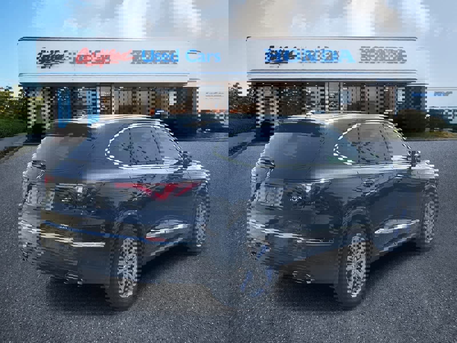 Used 2023 Acura MDX SH-AWD image 5