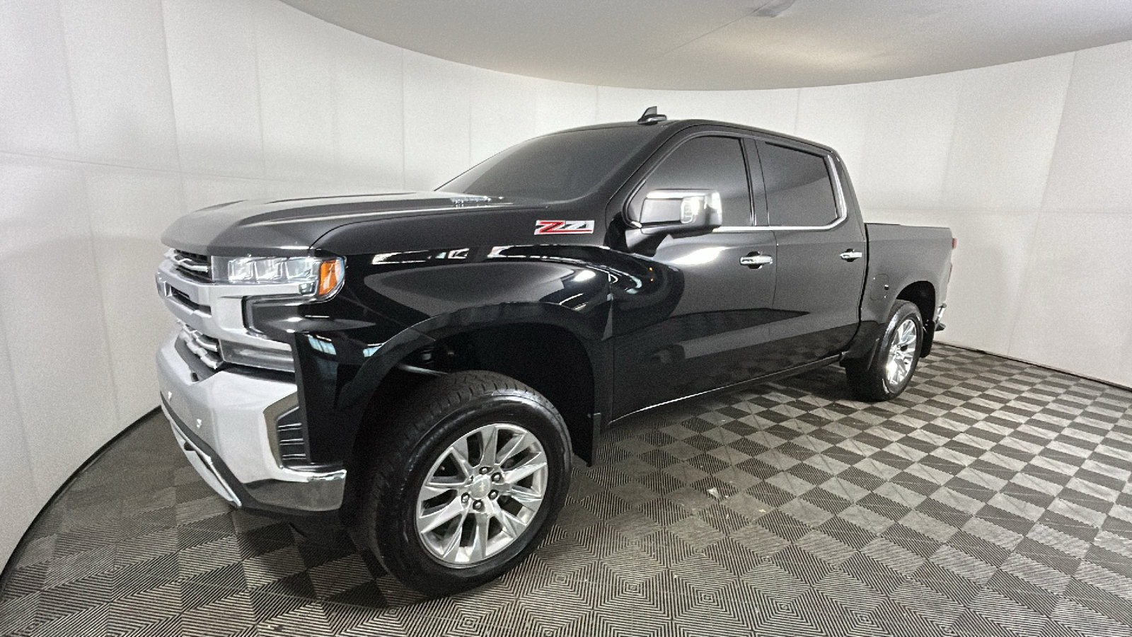 Used 2020 Chevrolet Silverado 1500 LTZ AWD/4WD image 8