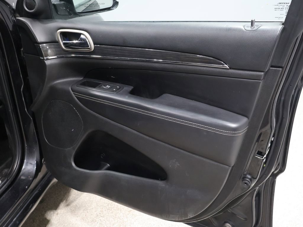 Used 2015 Jeep Grand Cherokee Overland w/ Advanced Technology Group image 27