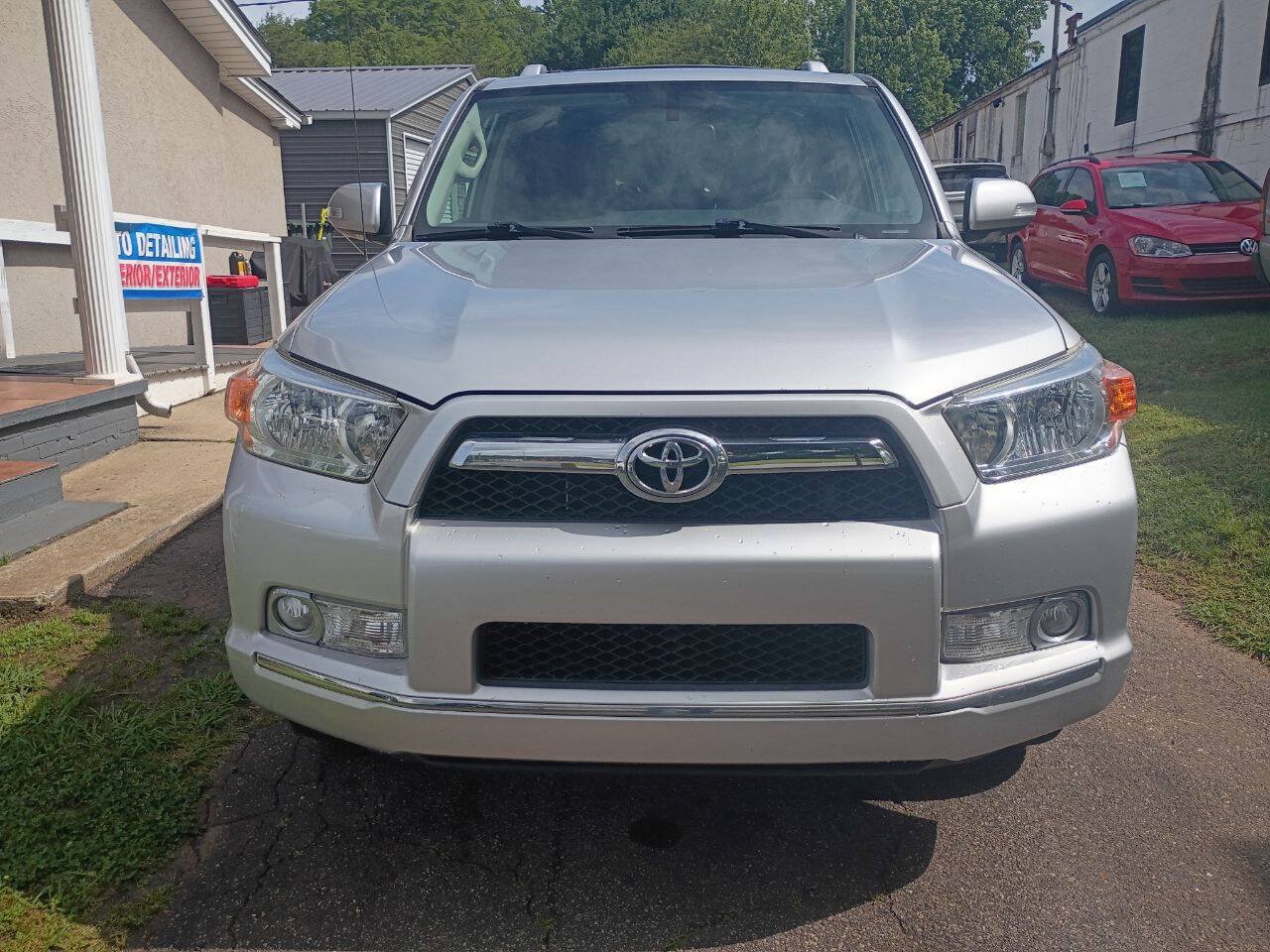Used 2010 Toyota 4Runner SR5 w/ Premium Pkg w/Leather AWD/4WD image 4