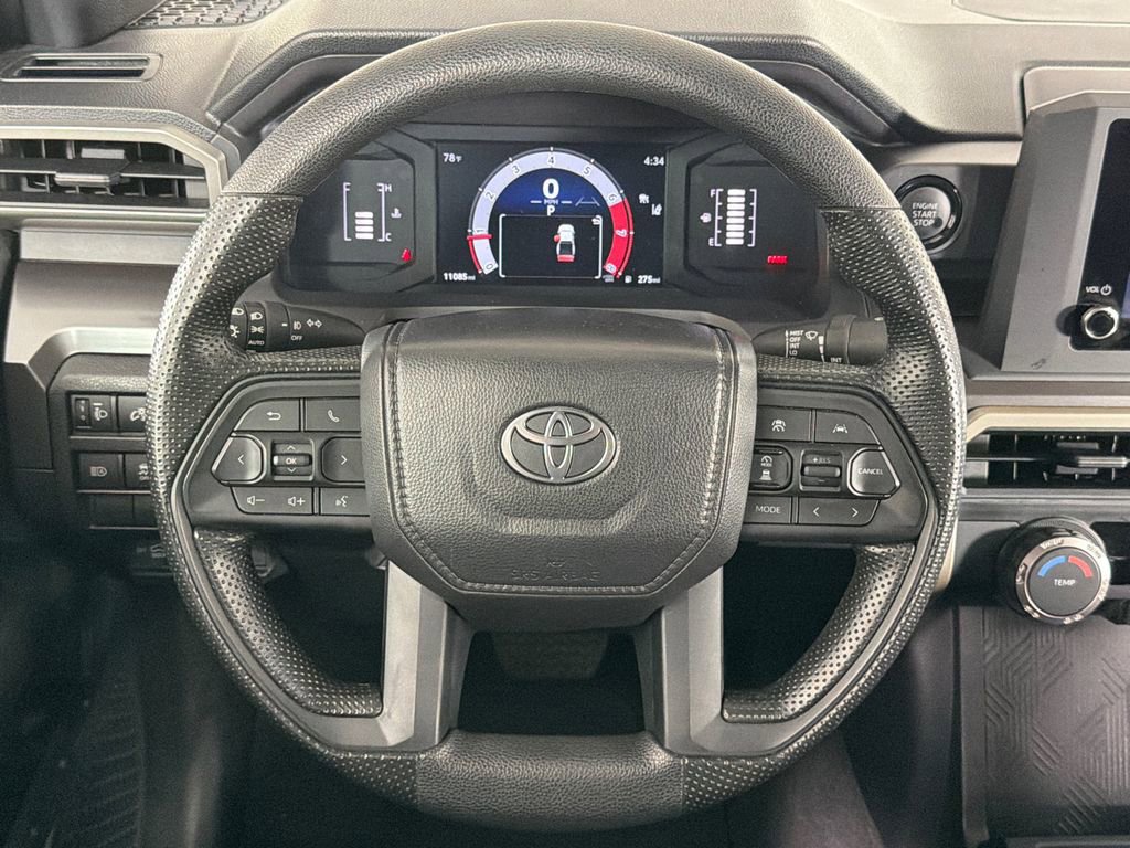 Used 2025 Toyota Tacoma SR5 AWD/4WD image 23