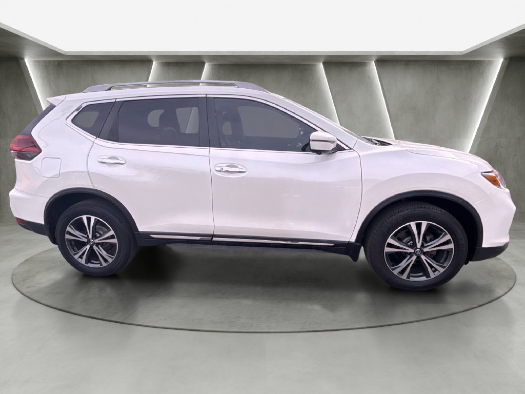 Used 2018 Nissan Rogue SL w/ Premium Package AWD/4WD image 2