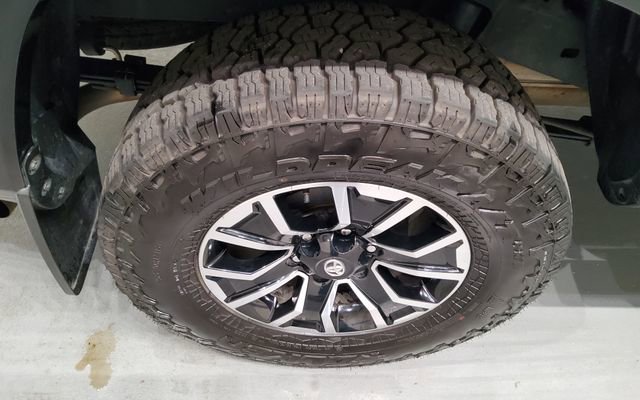 Used 2023 Toyota Tacoma TRD Sport AWD/4WD image 38