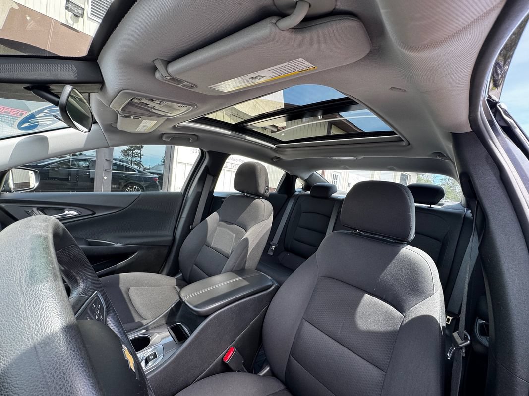 Used 2023 Chevrolet Malibu LT w/ Driver Confidence Package FWD image 3