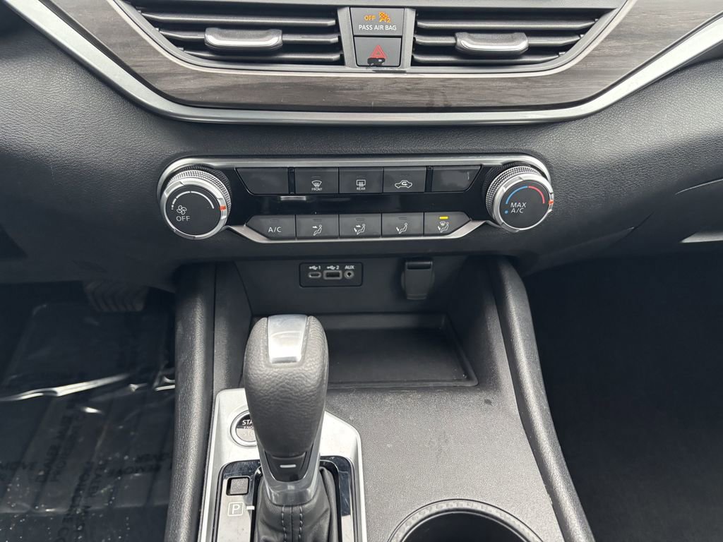 Used 2025 Nissan Altima 2.5 SV image 18