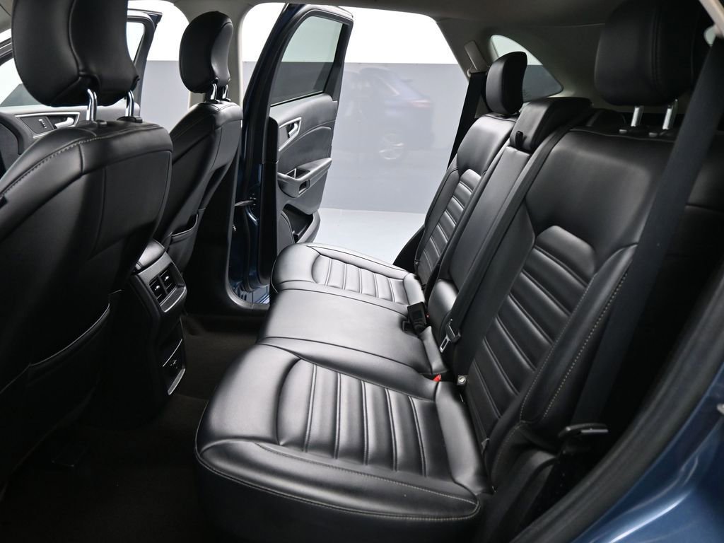 Certified 2019 Ford Edge SEL w/ Equipment Group 201A image 18