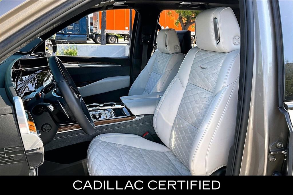 Certified 2025 Cadillac Escalade Sport Platinum AWD/4WD image 10