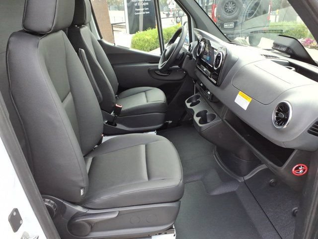 New 2025 Mercedes-Benz eSprinter 170 Cargo image 18
