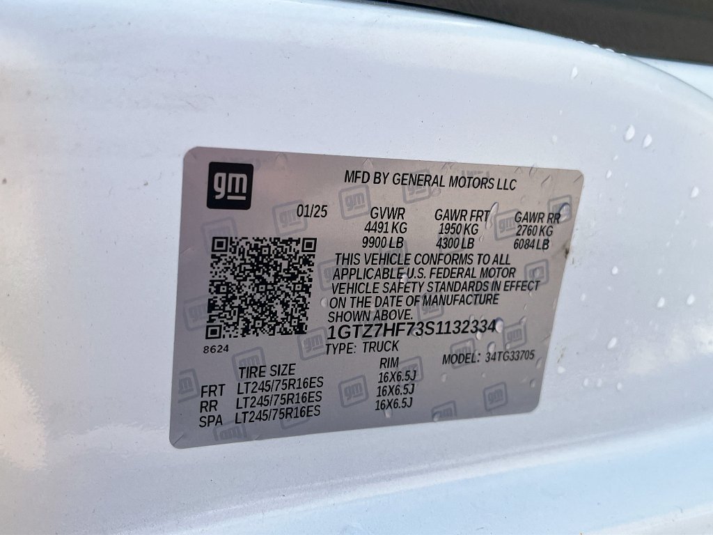 Used 2025 GMC Savana 3500 Extended RWD image 27