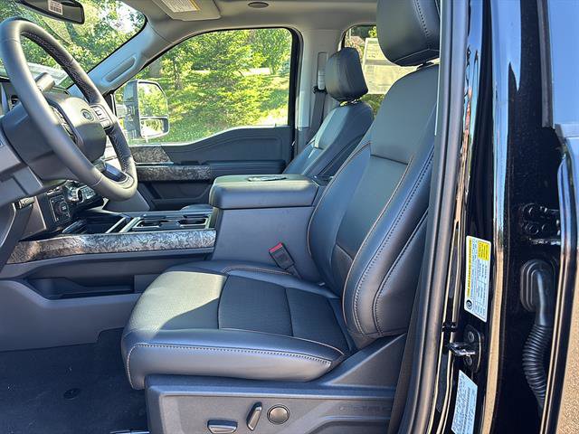 New 2026 Ford F250 Lariat w/ Black Appearance Package AWD/4WD image 11