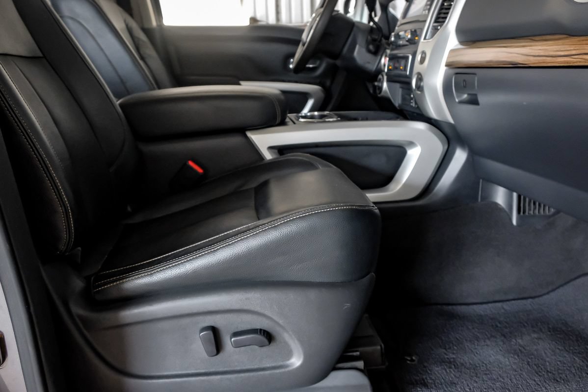 Used 2017 Nissan Titan SL AWD/4WD image 32