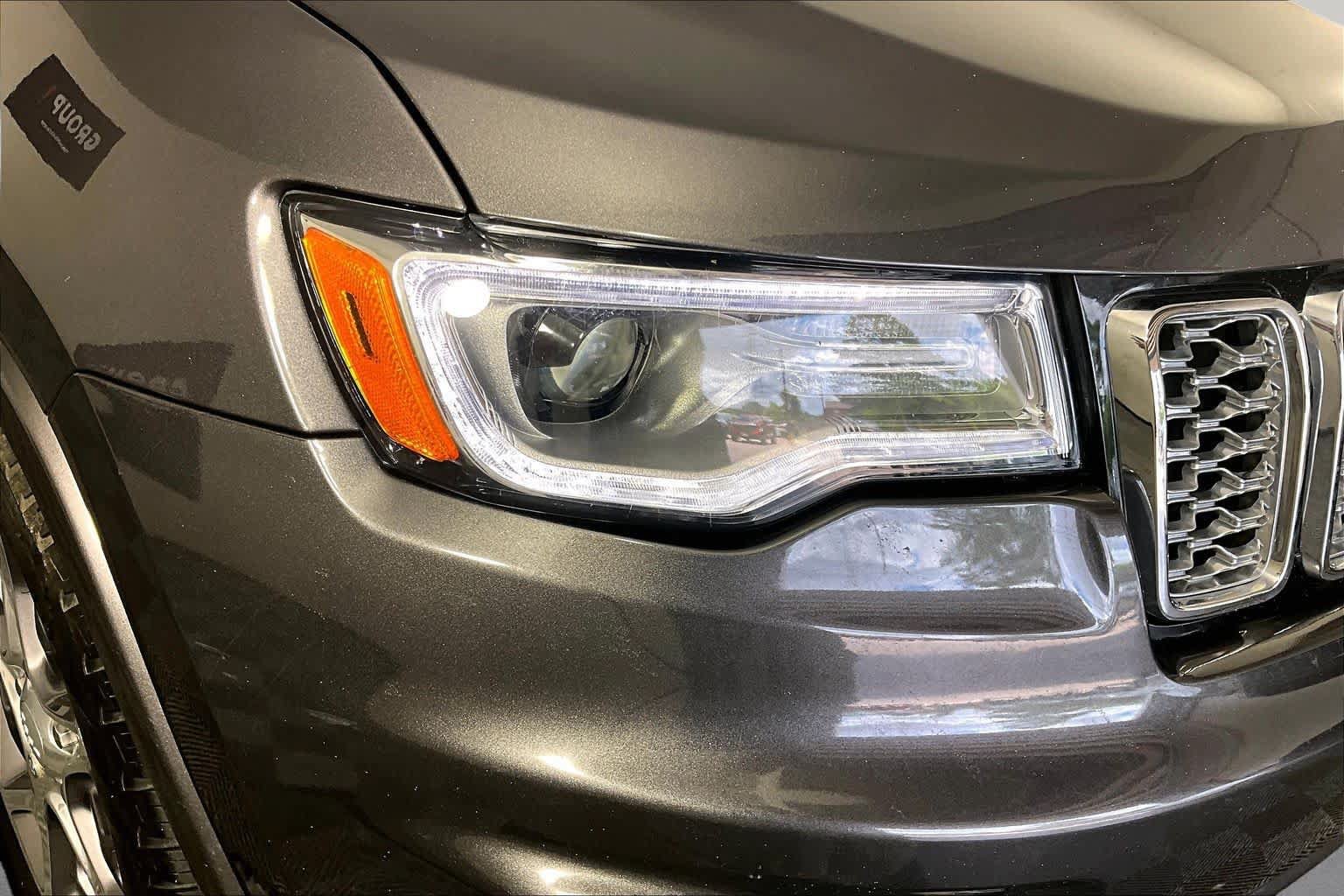 Used 2020 Jeep Grand Cherokee Overland AWD/4WD image 27