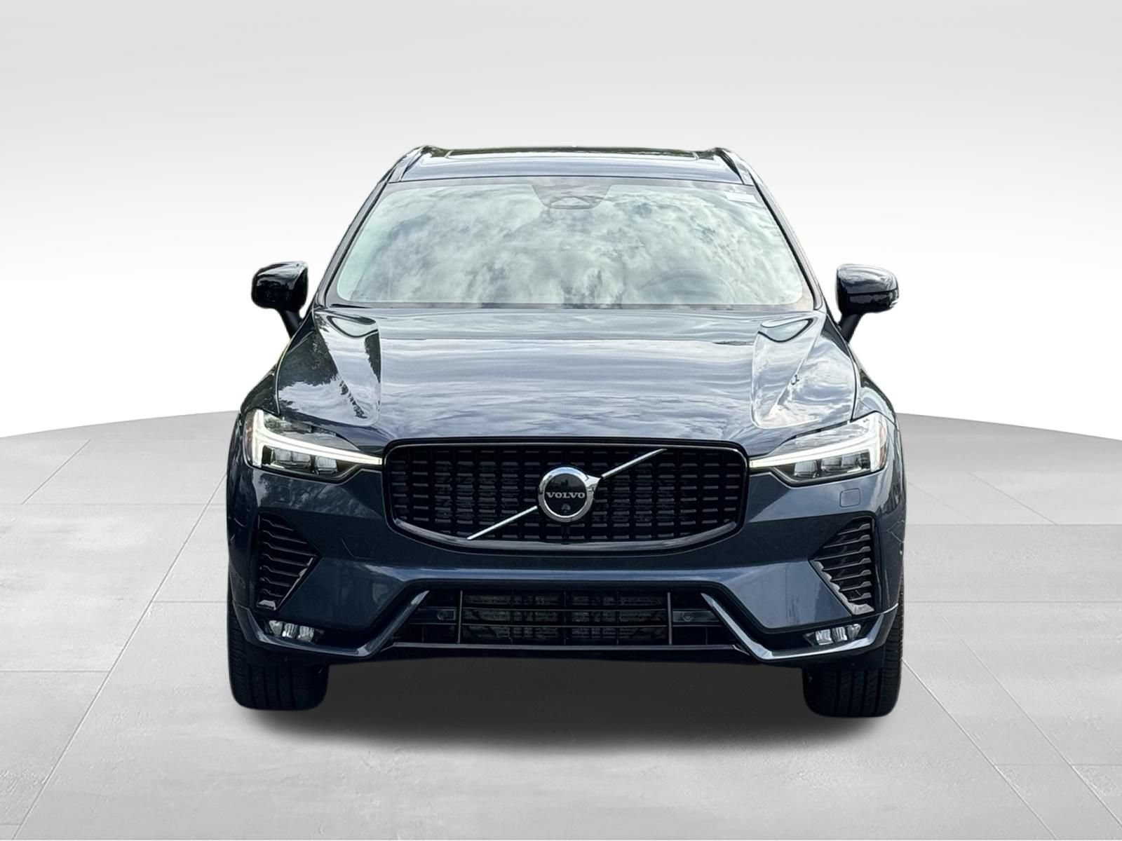 Used 2023 Volvo XC60 B5 Plus w/ Climate Package AWD/4WD image 11