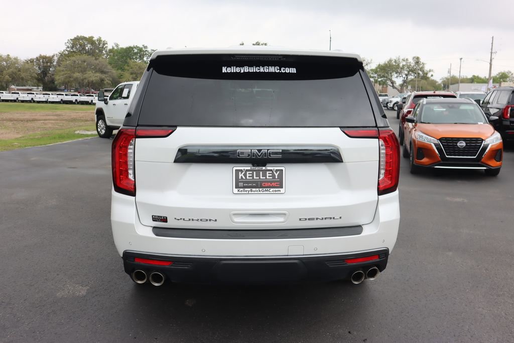 Certified 2023 GMC Yukon Denali Ultimate w/ LPO, Floor Liner Package AWD/4WD image 8