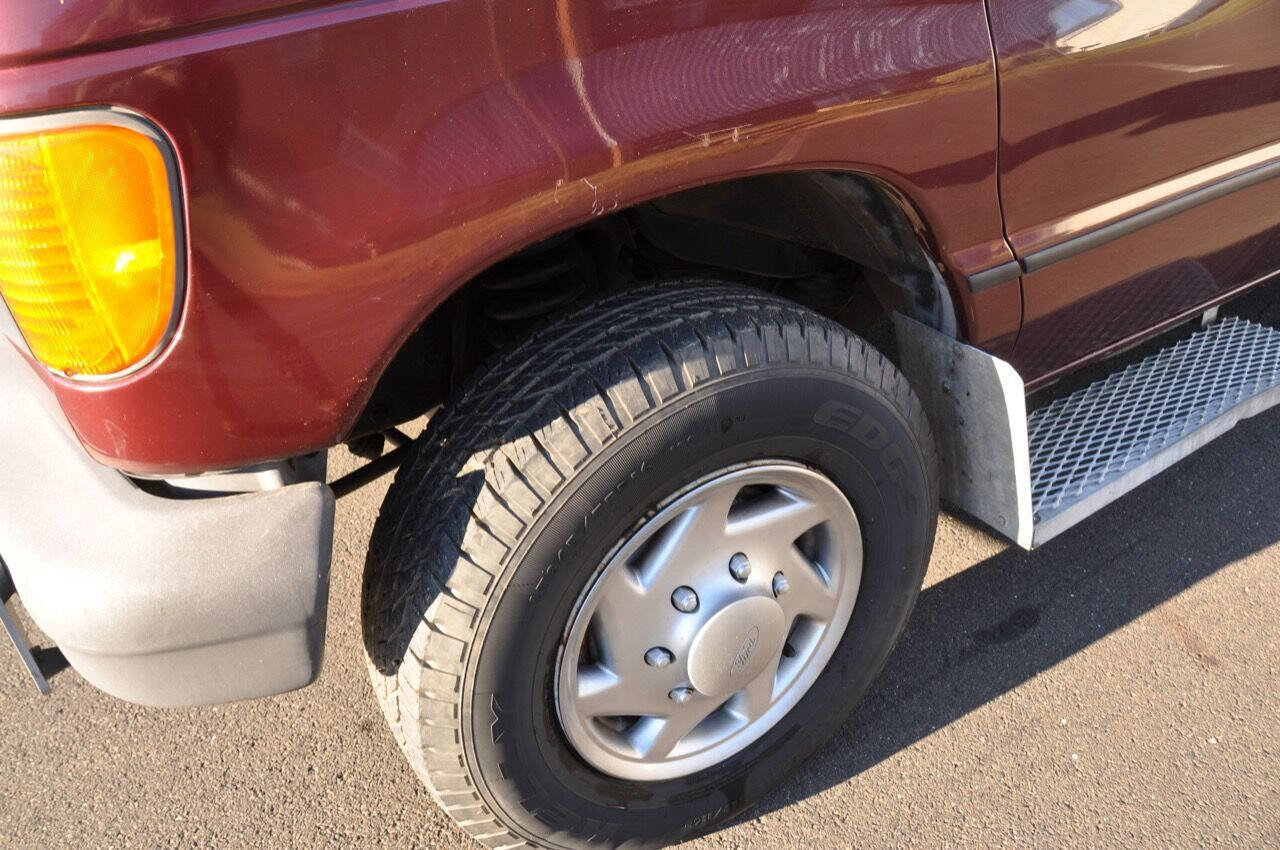 Used 2005 Ford E-350 and Econoline 350 XL image 23