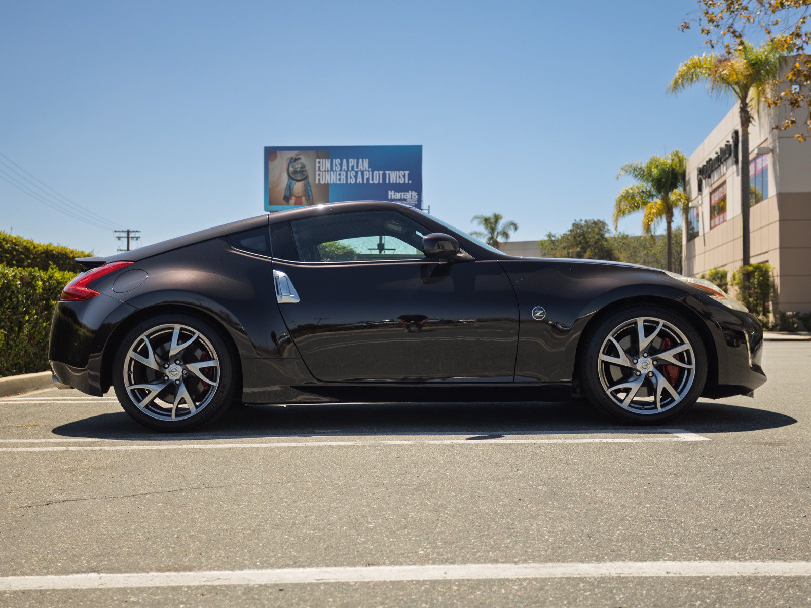 Used 2015 Nissan 370Z Coupe RWD image 4