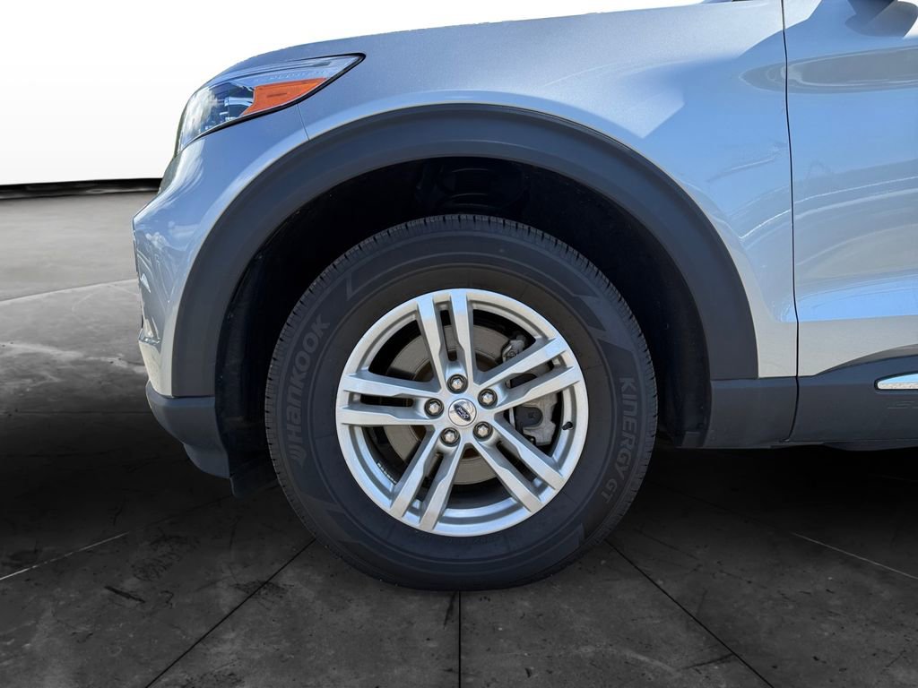Used 2023 Ford Explorer XLT image 14