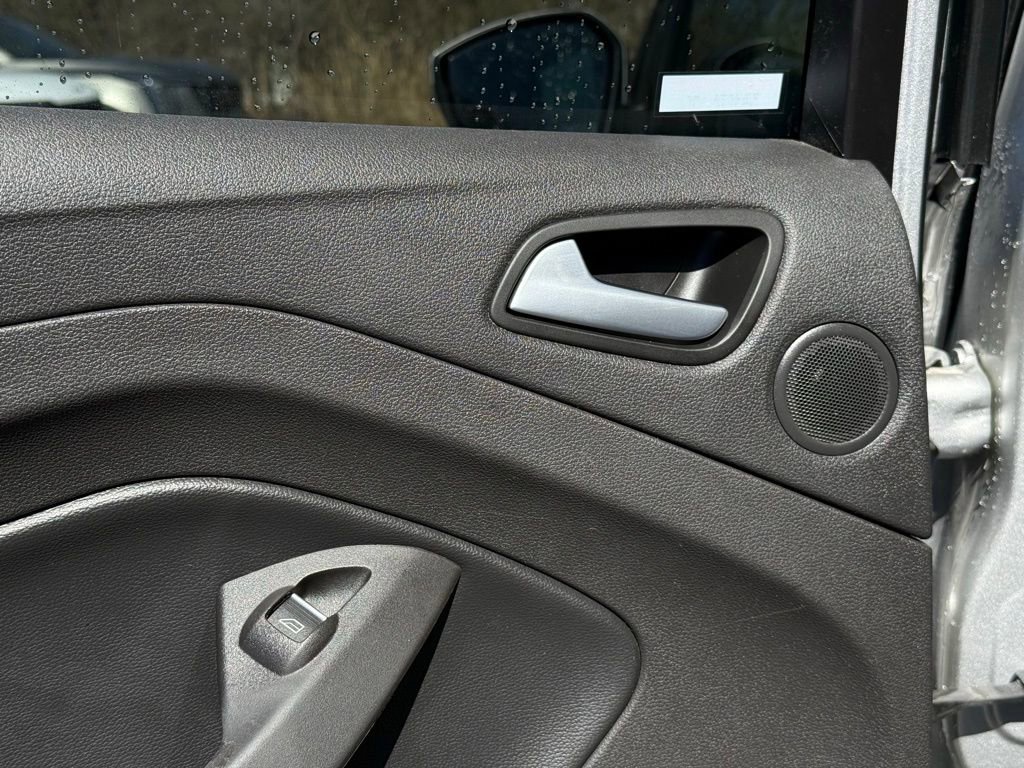 Used 2017 Ford Escape Titanium image 40