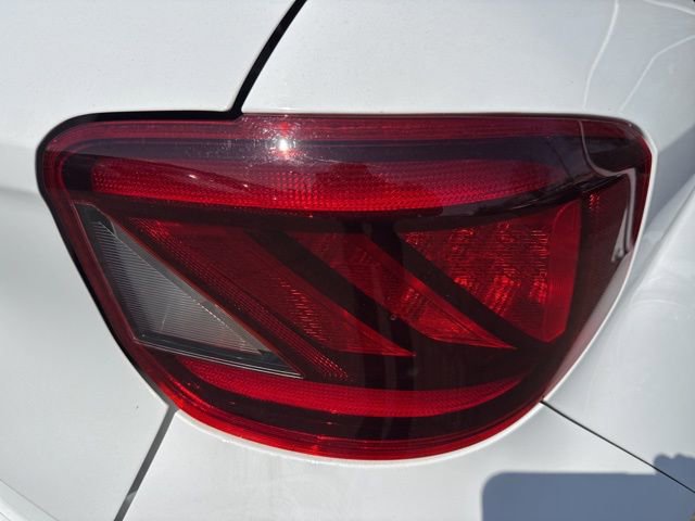 Used 2023 Hyundai Venue Limited image 31