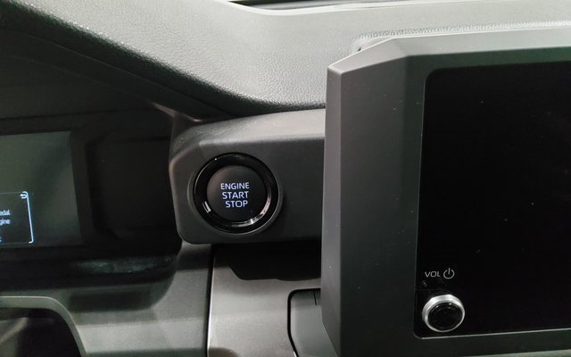 Used 2025 Toyota Tacoma SR5 image 27