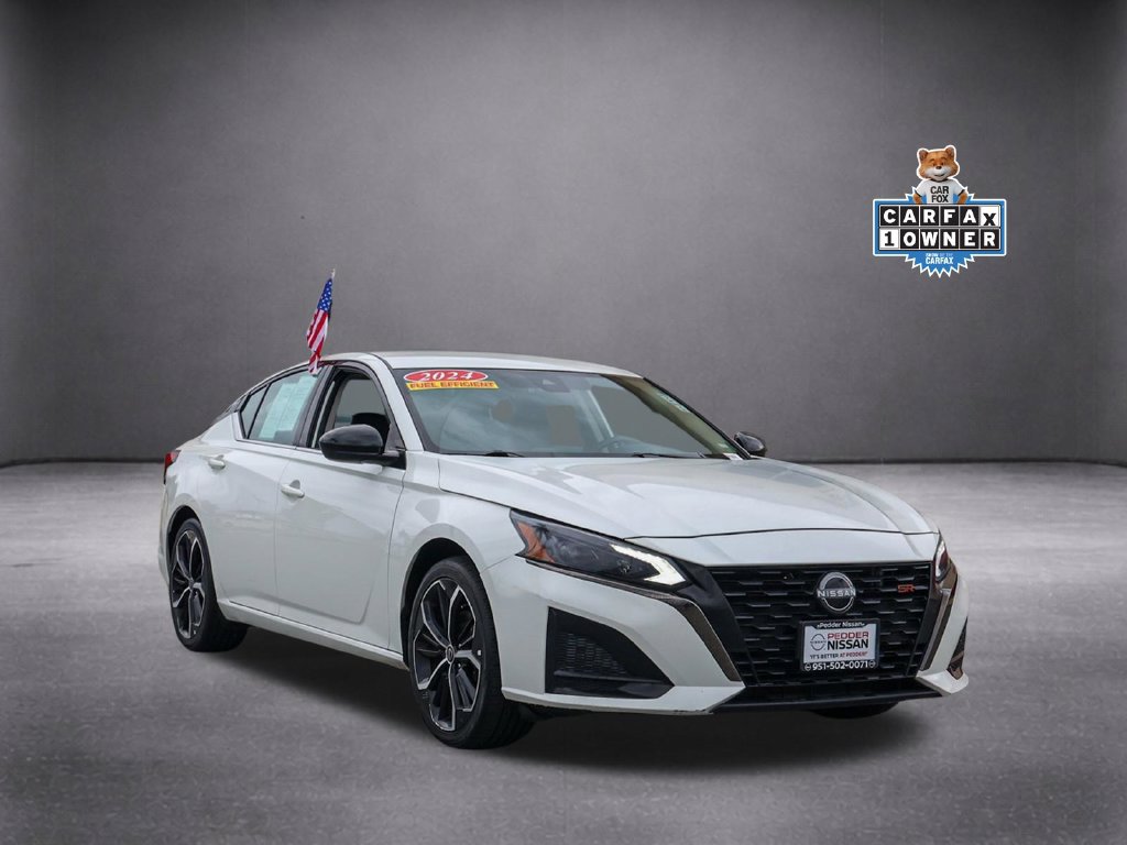 Used 2024 Nissan Altima 2.5 SR FWD image 2